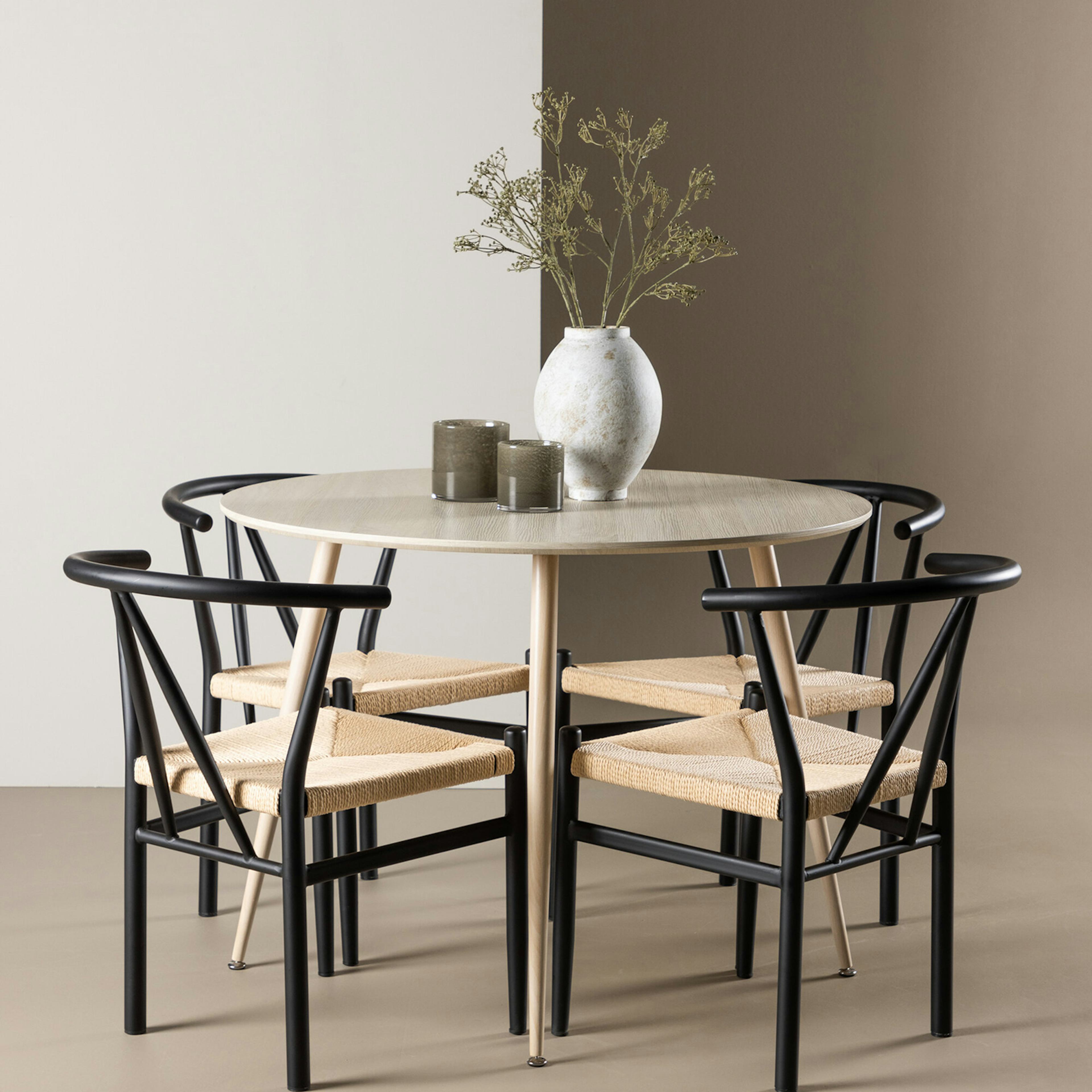 Matgrupp Venture Home Plaza Ø100 med 4 st Alfons Stolar