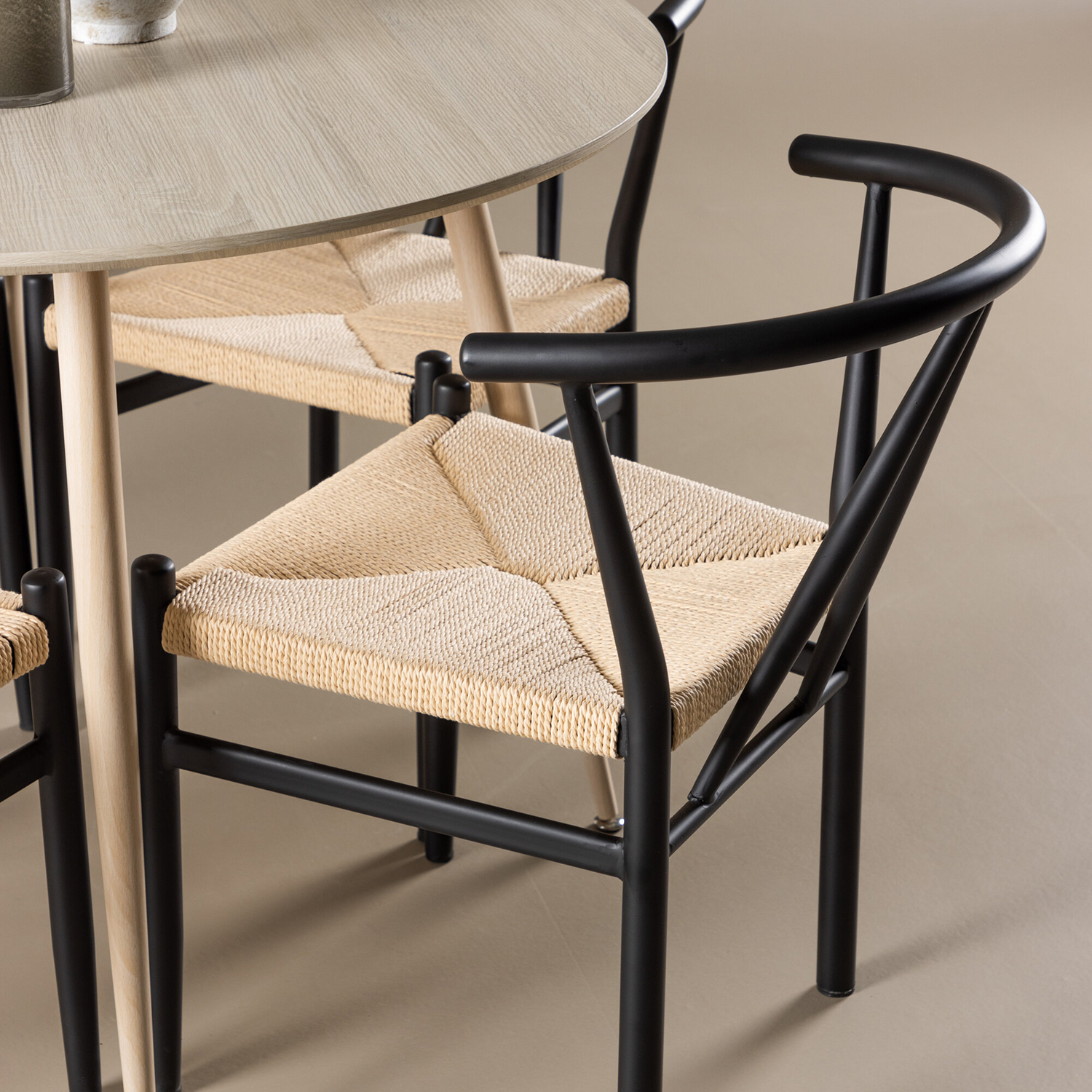 Matgrupp Venture Home Plaza Ø100 med 4 st Alfons Stolar