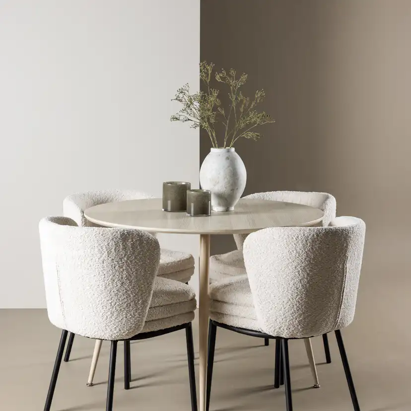 Matgrupp Venture Home Plaza Ø100 med 4 st Agnes Stolar