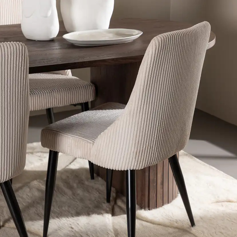 Matgrupp Venture Home Härön 200 med 4 st Leone Stolar