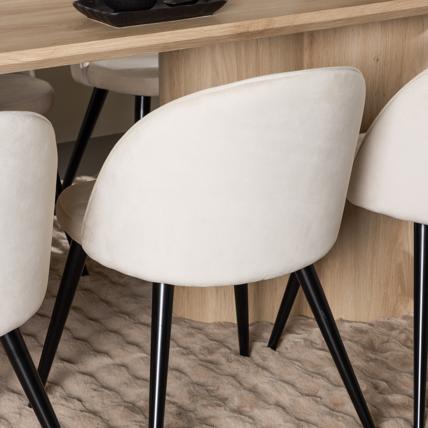 Matgrupp Venture Home Olivia 210 med 6 st Velvet Stolar