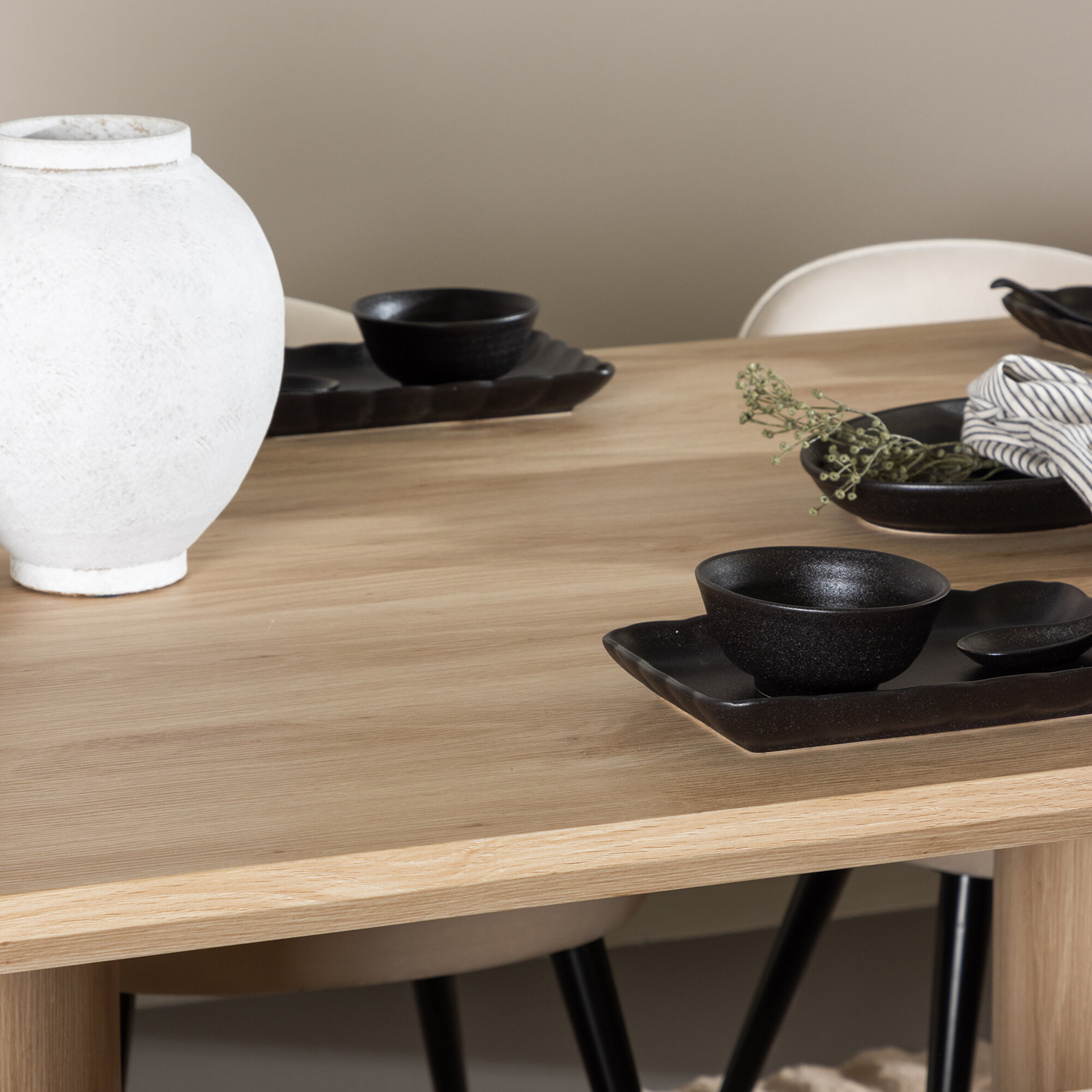 Matgrupp Venture Home Olivia 210 med 6 st Velvet Stolar