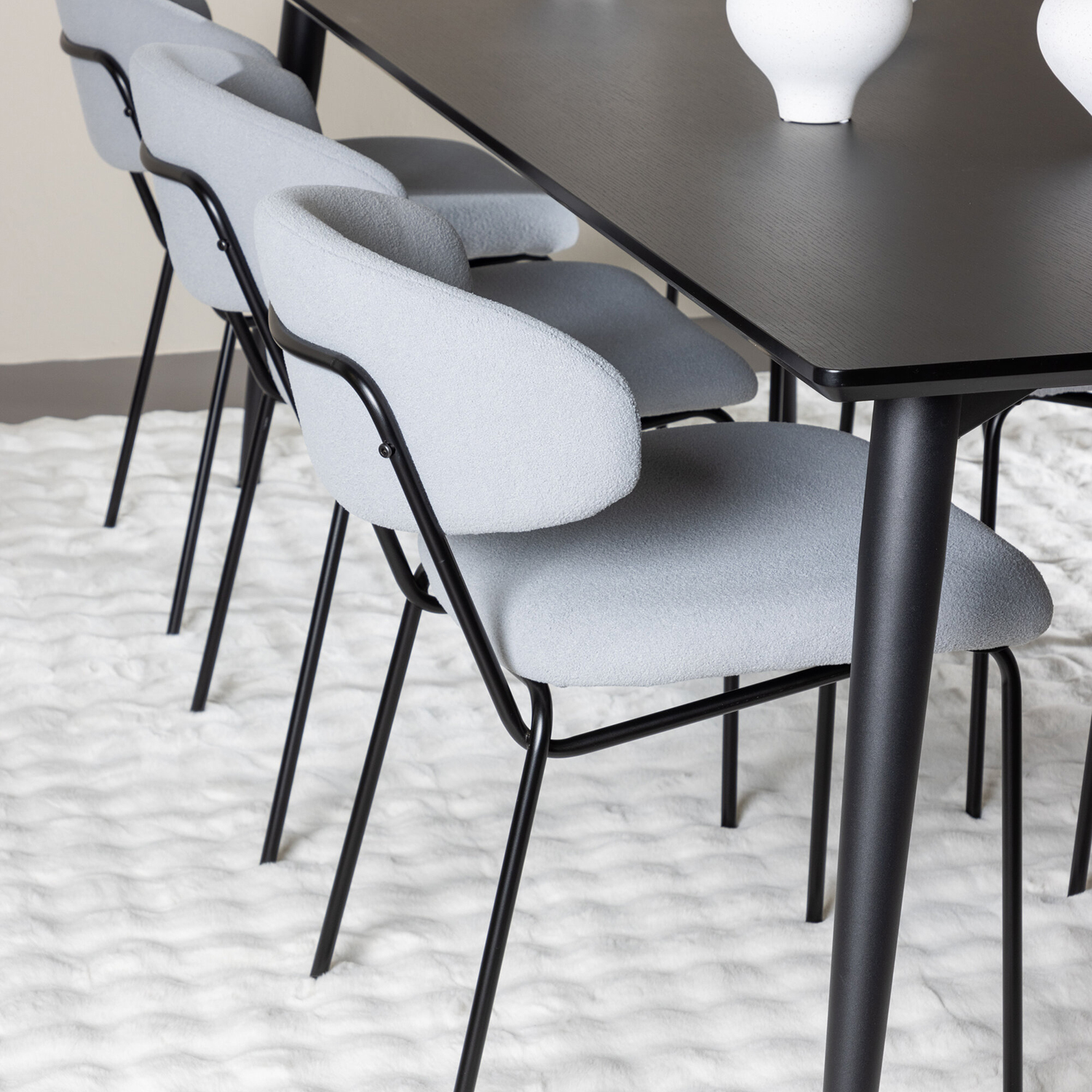 Matgrupp Venture Home Ellis 230 med 6 st Chico Stolar