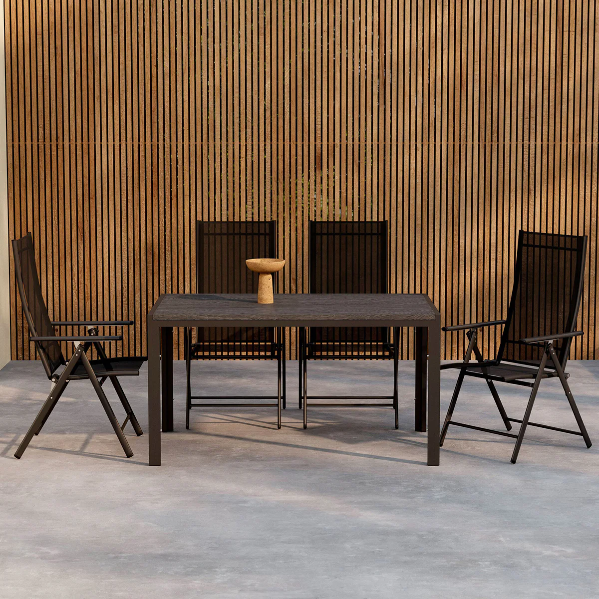 Trädgårdsmatgrupp Venture Home Mirko Matbord Svart med 4 st Levanzo Trädgårdsstol Svart