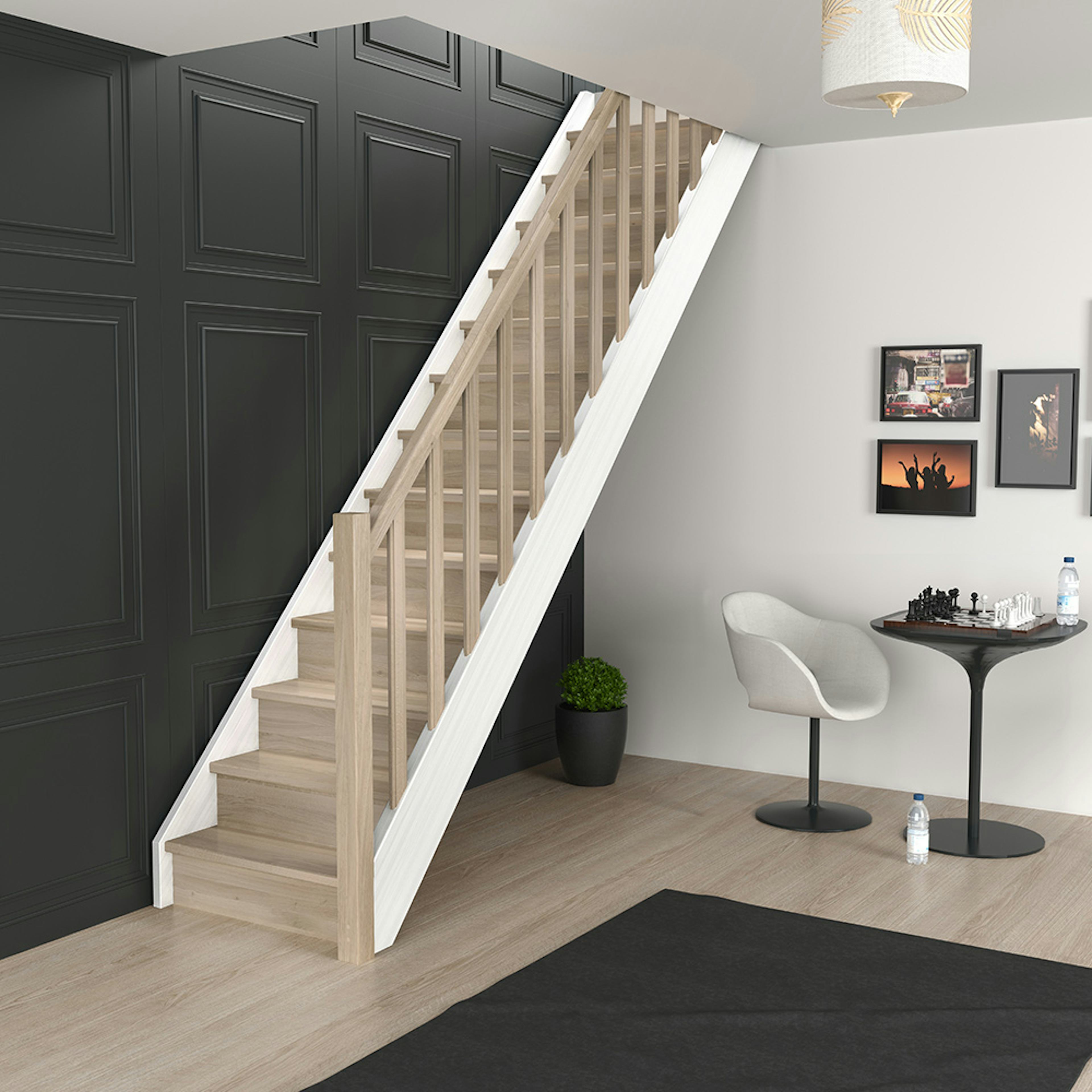 Trappa Dolle Helsinki Rak Träbalustrar med Sättsteg