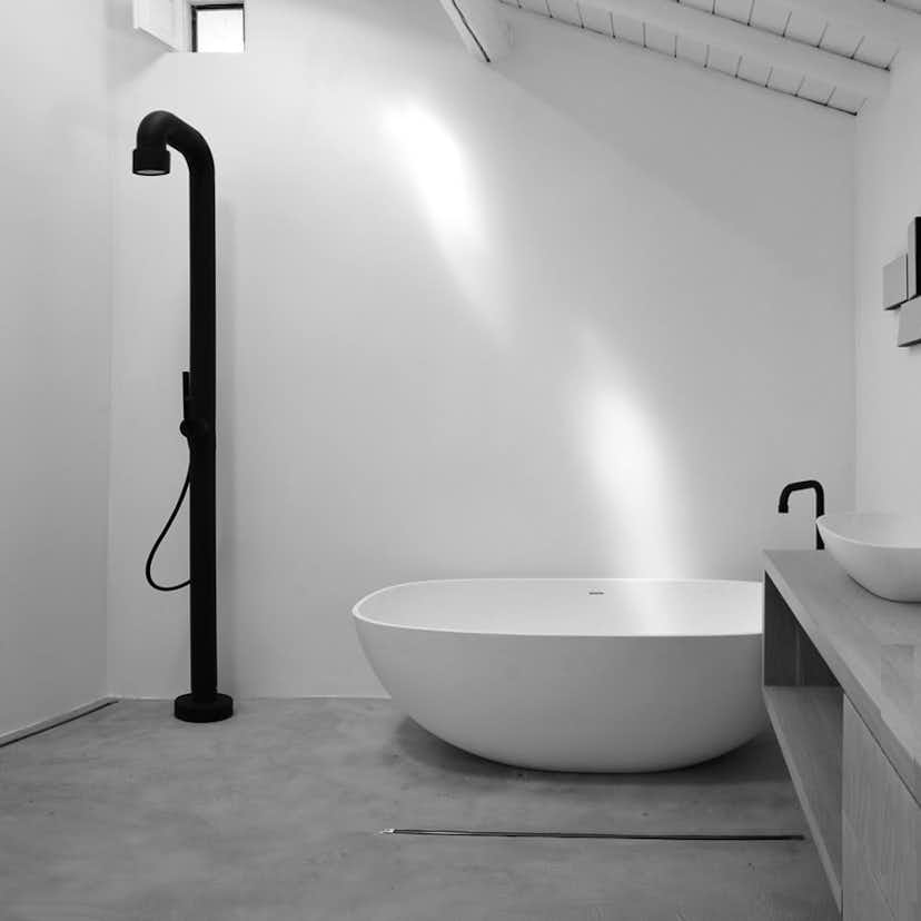 Inom- & Utedusch JEE-O Soho Dusch 01 Fristående Mattsvart Rostfritt Stål