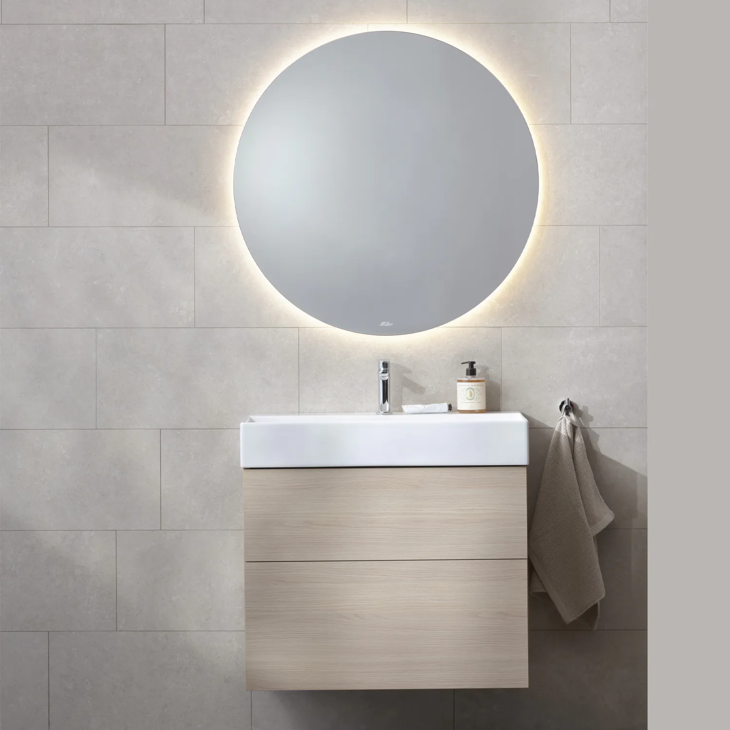 Möbelpaket Miller Badrum New York med Bloc Tvättställ och Ambient Spegel