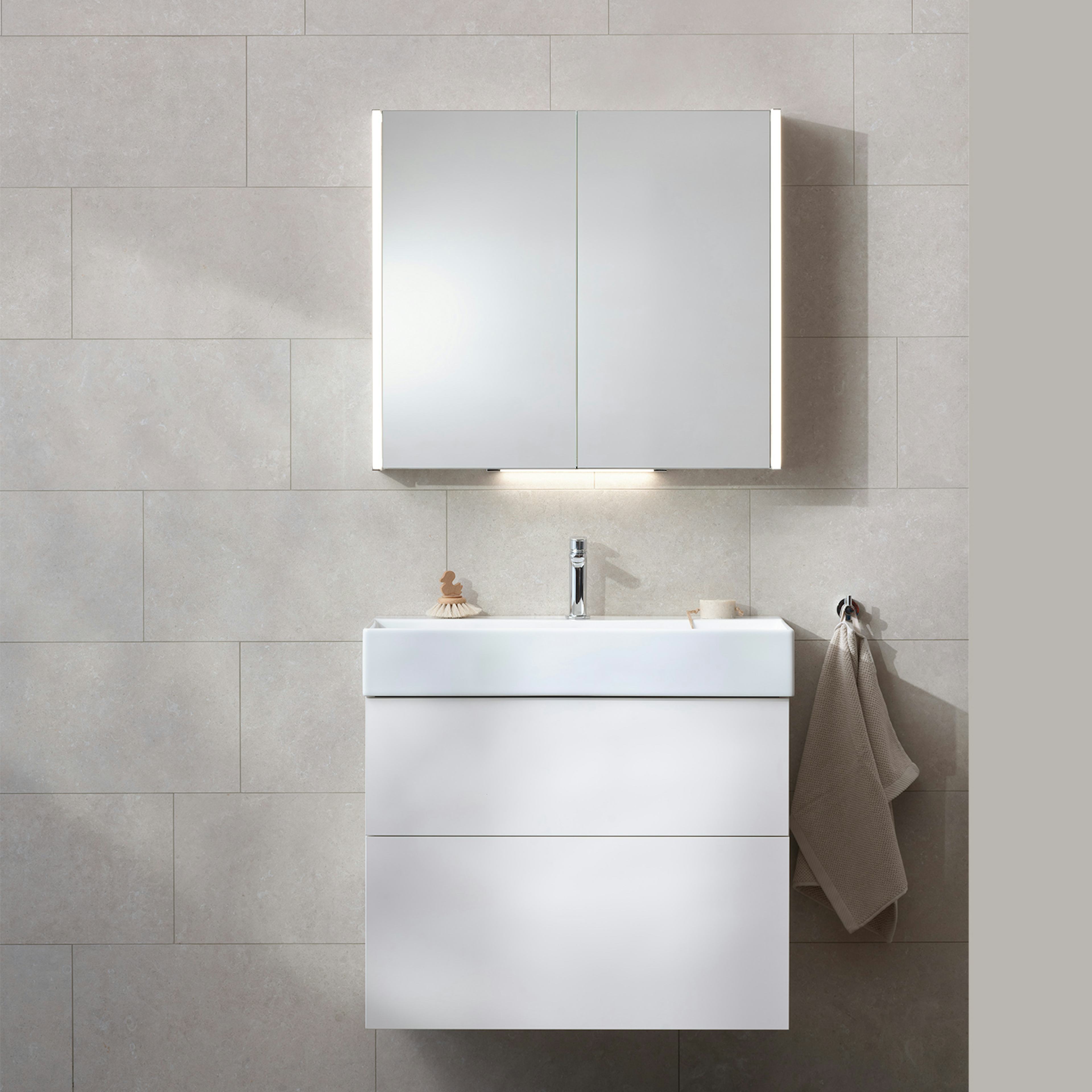 Möbelpaket Miller Badrum New York med Bloc Tvättställ och Spegelskåp