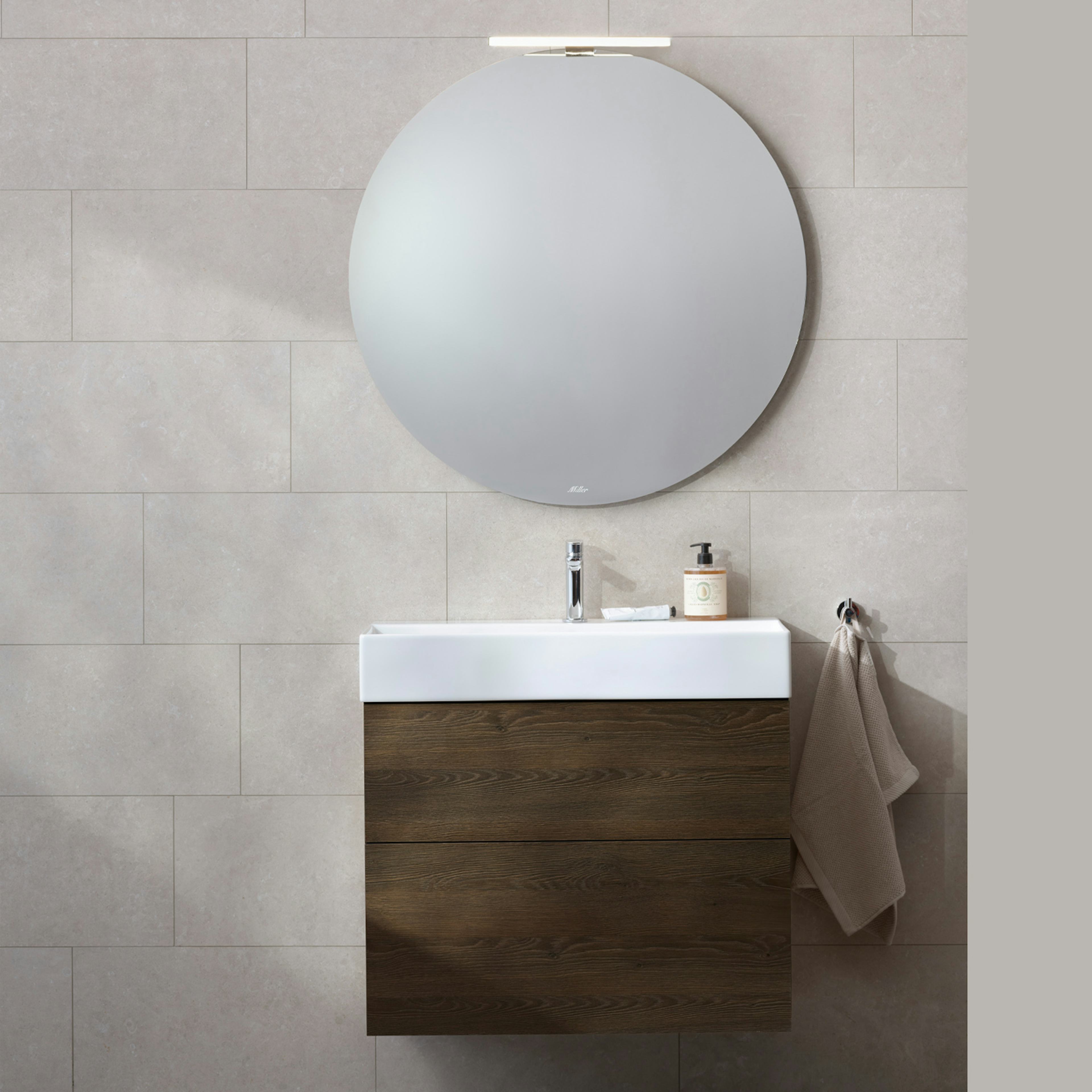 Möbelpaket Miller Badrum New York med Edge Tvättställ och Ambient Spegel