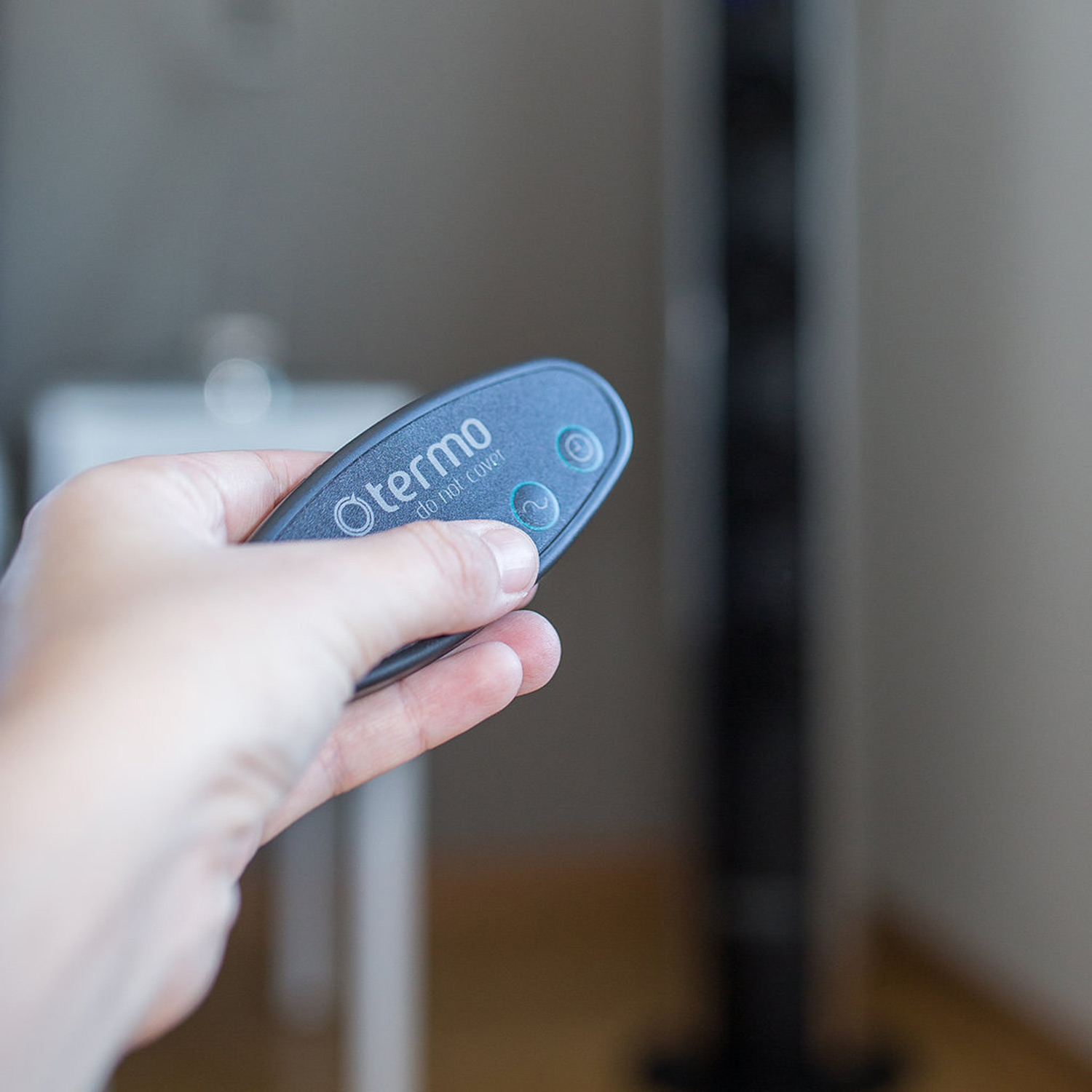 Pelarfläkt Termo Titano Kalluftsfläkt med Fjärrkontroll & LED-Display