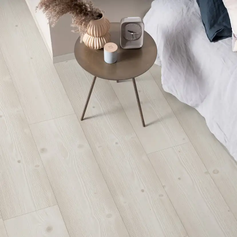Laminatgolv Pergo Modern Plank 4V - Brushed White Pine