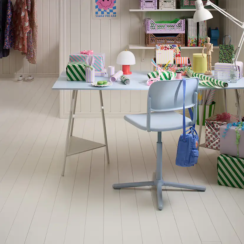 Massivt Trägolv Moelven Leva Tradition Plankgolv i Furu, Vit