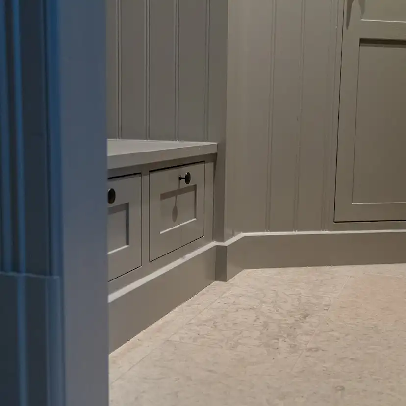 Kalksten Italian Marble Lindholmen 30 cm Fallande Längd Slipad