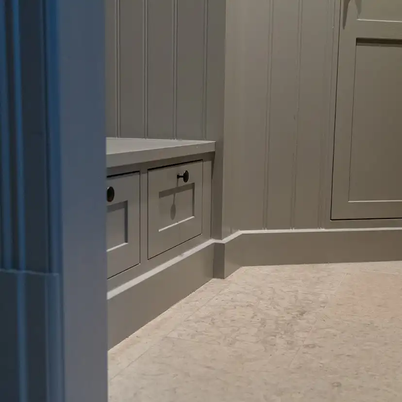 Kalksten Italian Marble Lindholmen 40 cm Fallande Längd Slipad