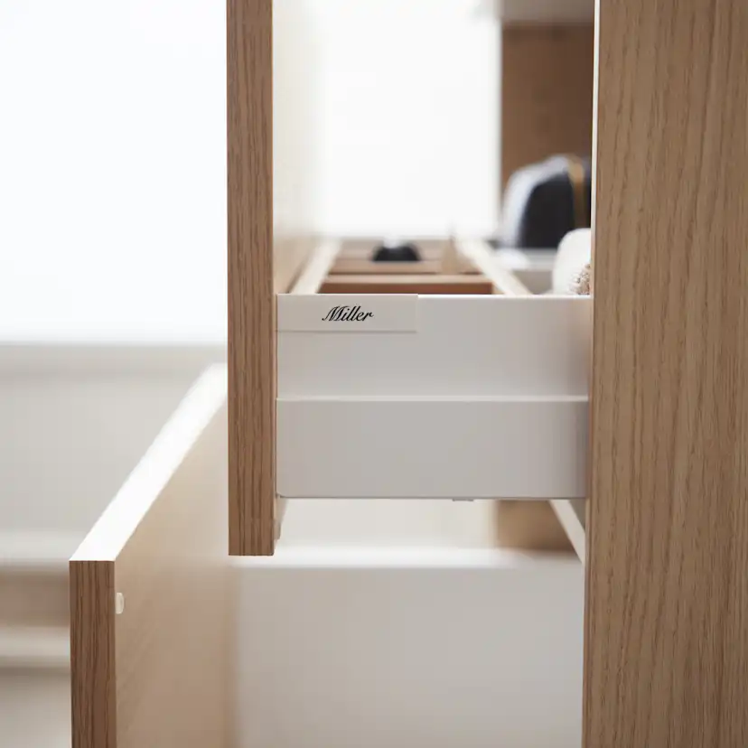 Möbelpaket Miller Badrum New York med Bloc Tvättställ och Spegel