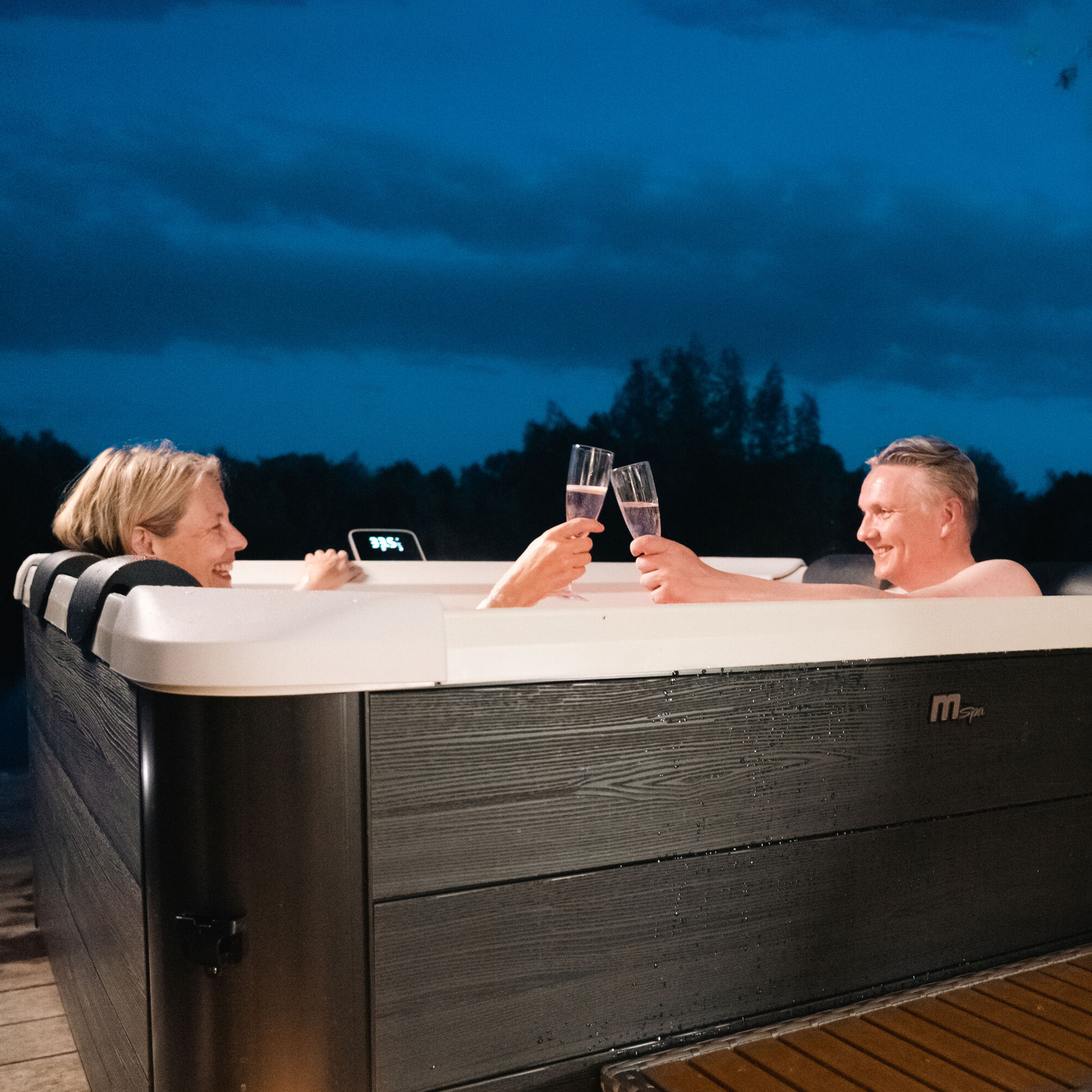 Spabad MSpa Oslo Frame Plus XL Aero med Lock