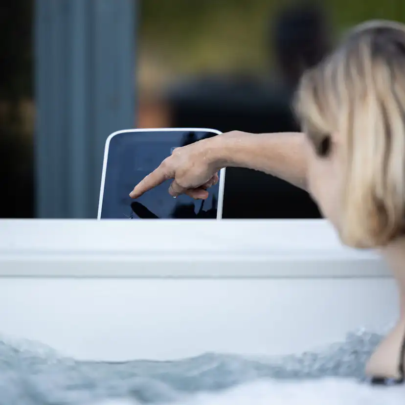 Utespa Mspa Frame Oslo 120 Jets Utomhus Spabad för 4 Personer med LED-Belysning