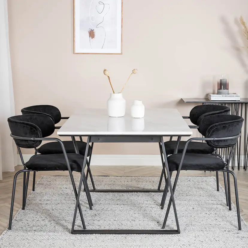 Matgrupp Venture Home Estelle 140 med 4 Aris Stolar