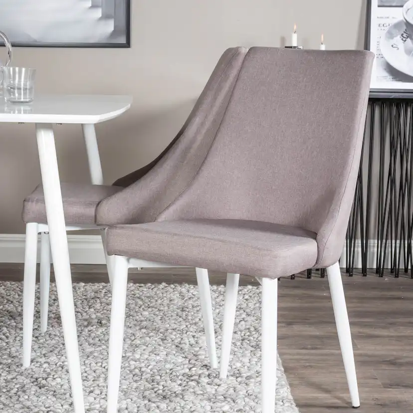 Matgrupp Venture Home Pobbie med 4 Laura Stolar Polyestertyg