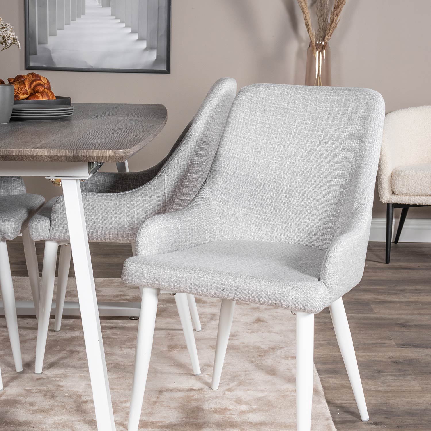 Matgrupp Venture Home Ina med 4 Plake Stolar