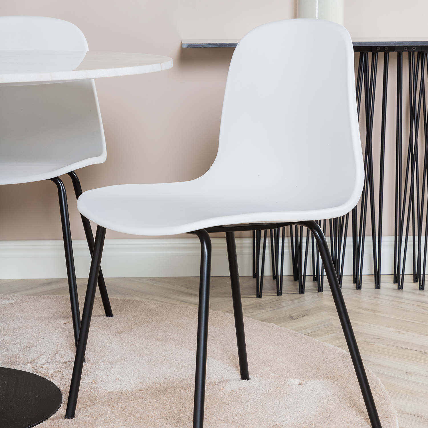 Matgrupp Venture Home Estelle med 4 Ardi Stolar