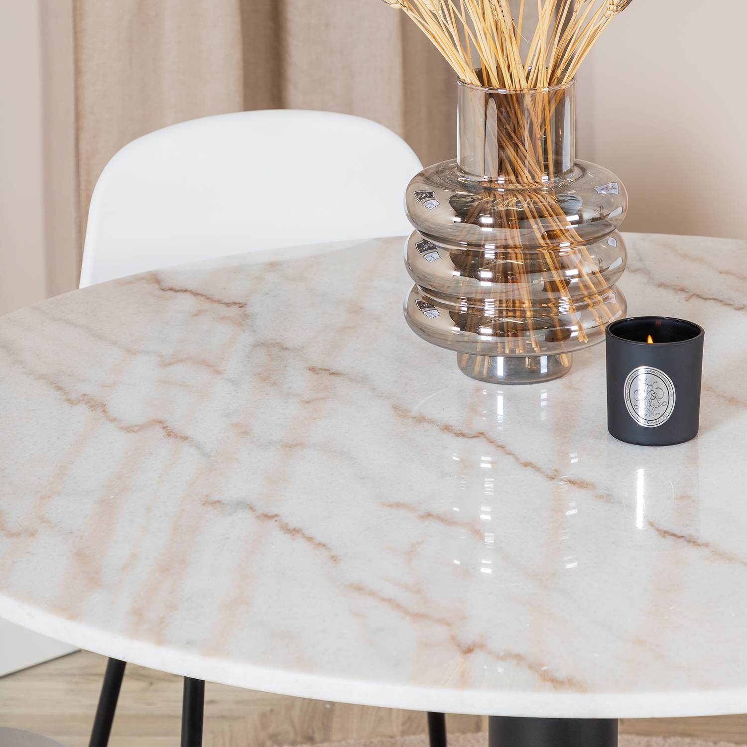 Matgrupp Venture Home Estelle med 4 Ardi Stolar