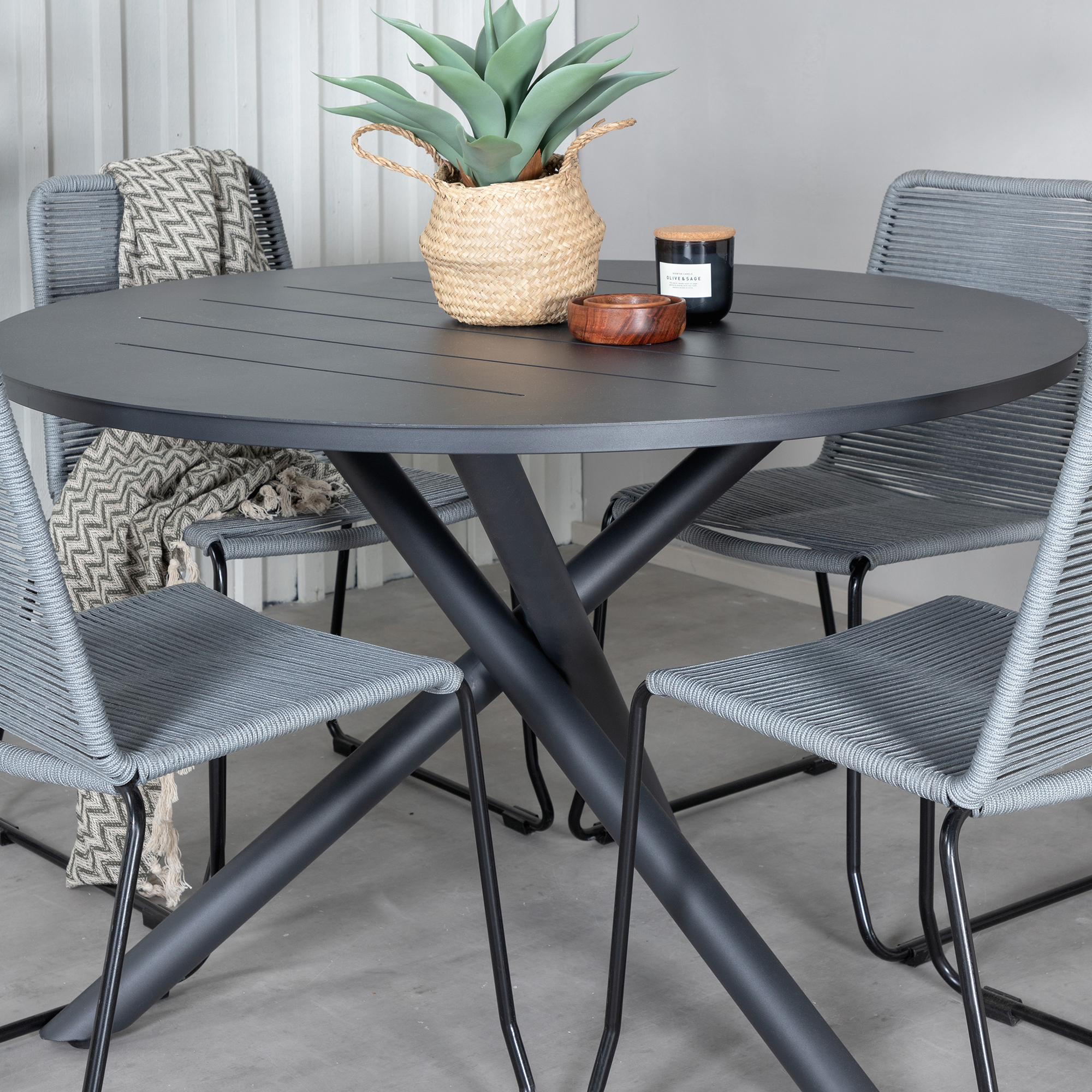 Matgrupp Venture Home Ande med 4 Minos Matstolar