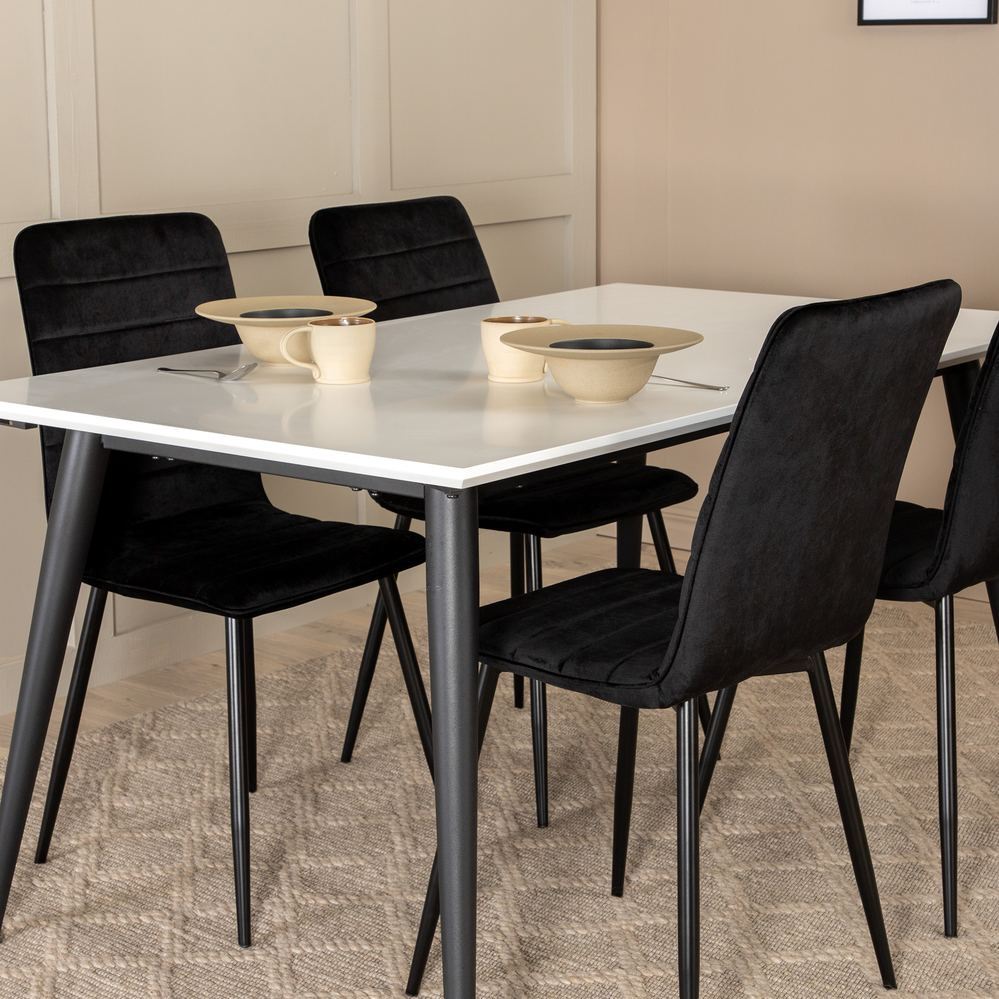 Matgrupp Venture Home Jolie med 4 Walerina Stolar