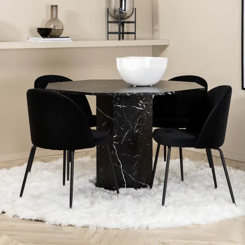 Matgrupp Venture Home Monte Carlo med 4 Wrigley Stolar