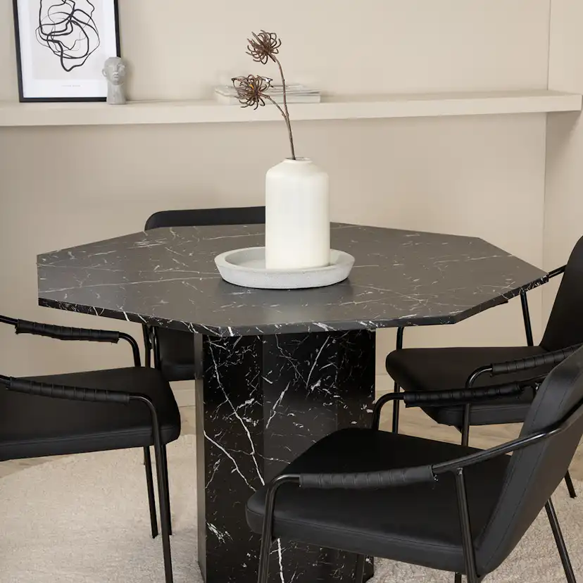 Matgrupp Venture Home Monte Carlo matbord och Tjärö matstol