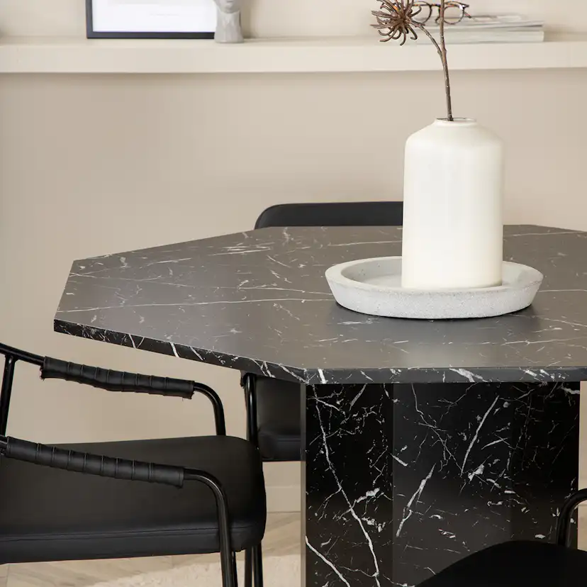 Matgrupp Venture Home Monte Carlo matbord och Tjärö matstol