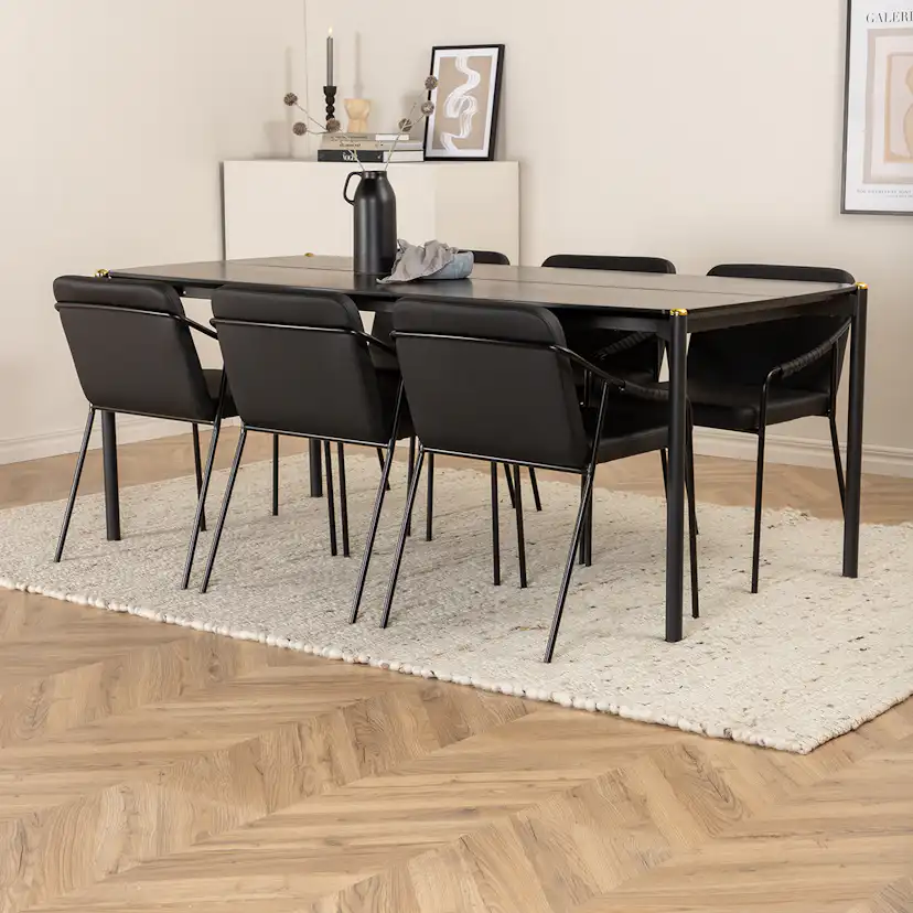 Matgrupp Venture Home Paris matbord och Tjärö matstol