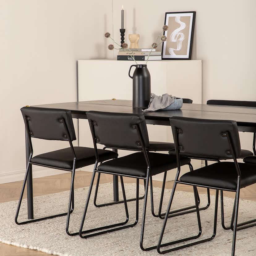 Matgrupp Venture Home Paris matbord och Kungshamn matstol