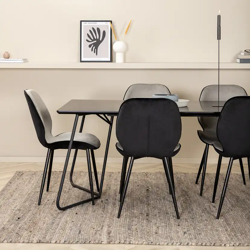 Matgrupp Venture Home Annika matbord och Elisa matstol