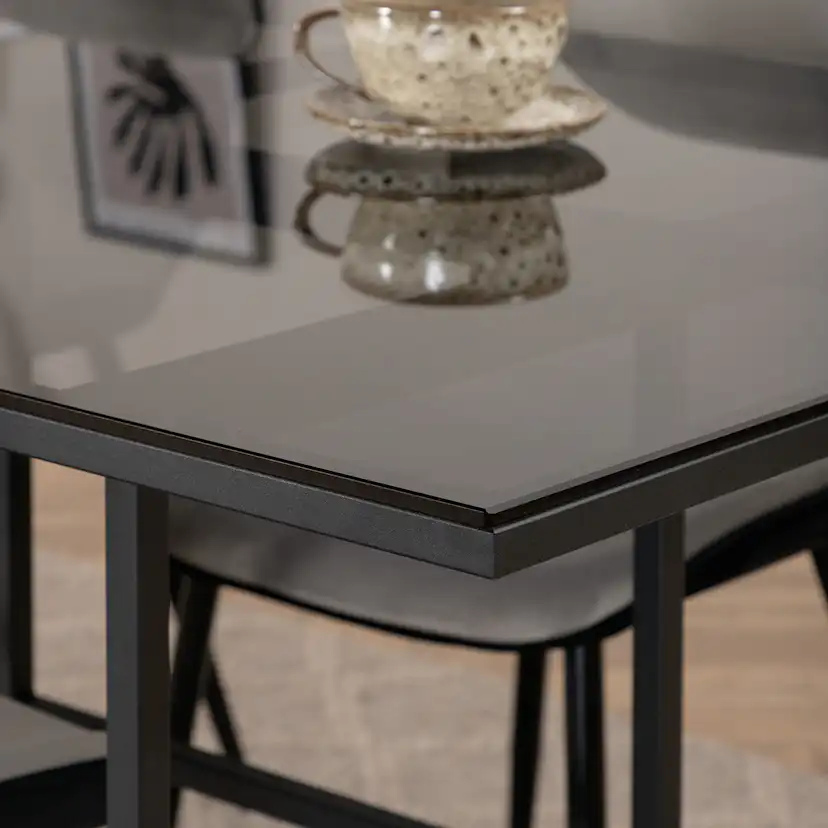 Matgrupp Venture Home Lund matbord och Elisa matstol