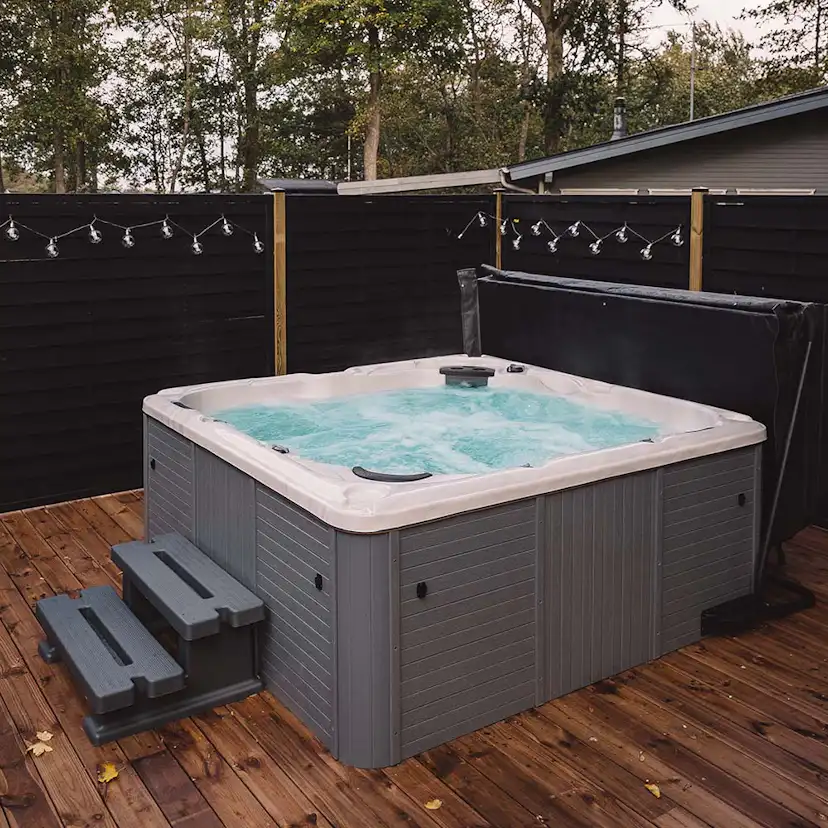 Utespa DenForm 52 White Sterling 28 Jets Spabad för 5 Personer