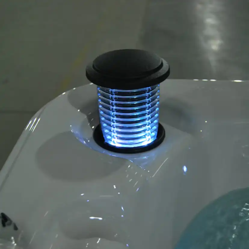 Utespa DenForm First Class 62 78 Jets Spabad för 6 Personer