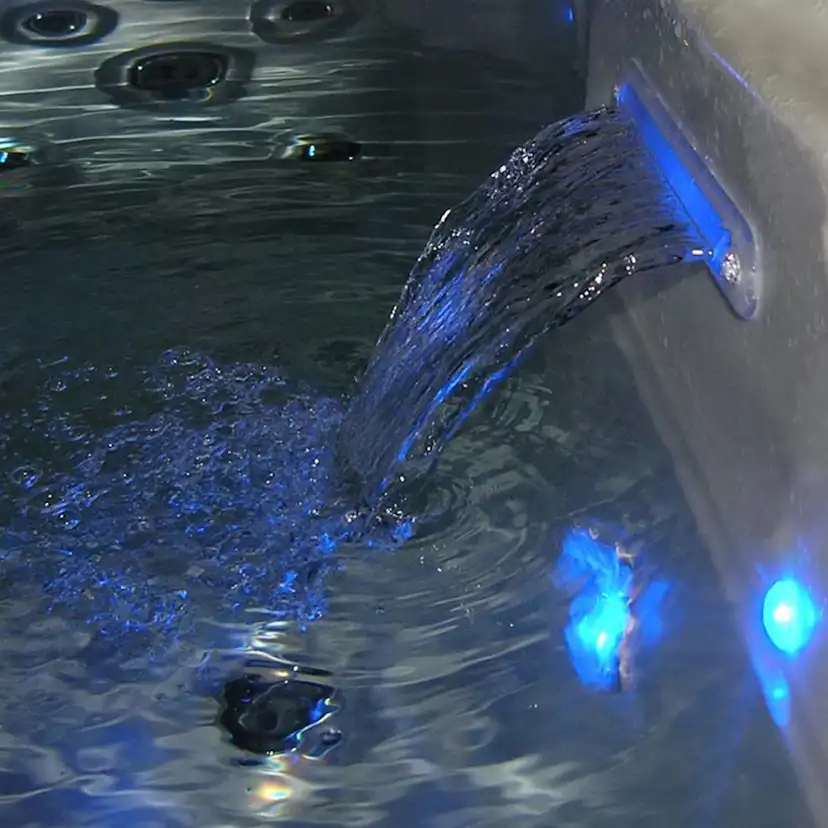 Utespa DenForm First Class 62 78 Jets Spabad för 6 Personer