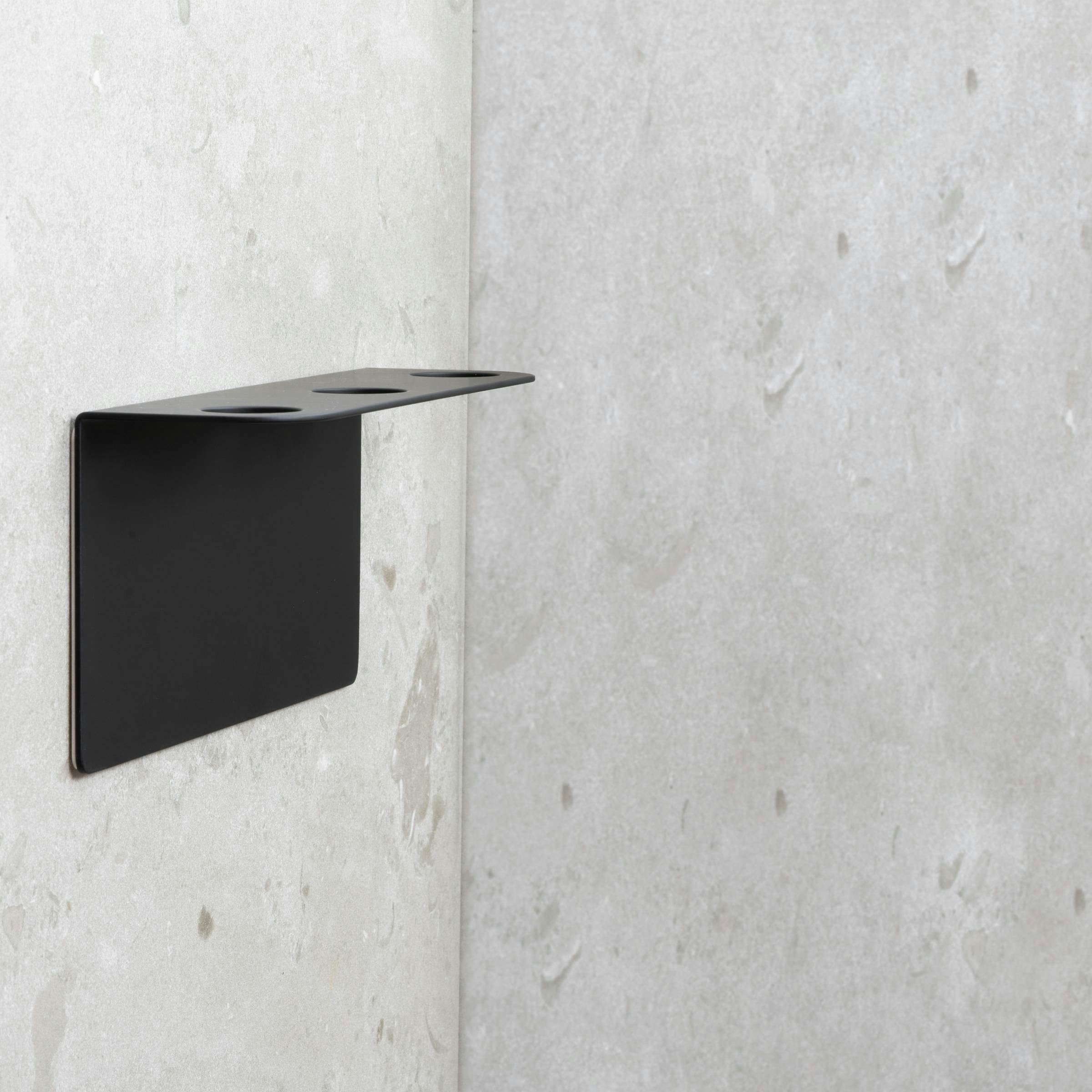 Tvålpumpshållare Beslag Design Base Trippel