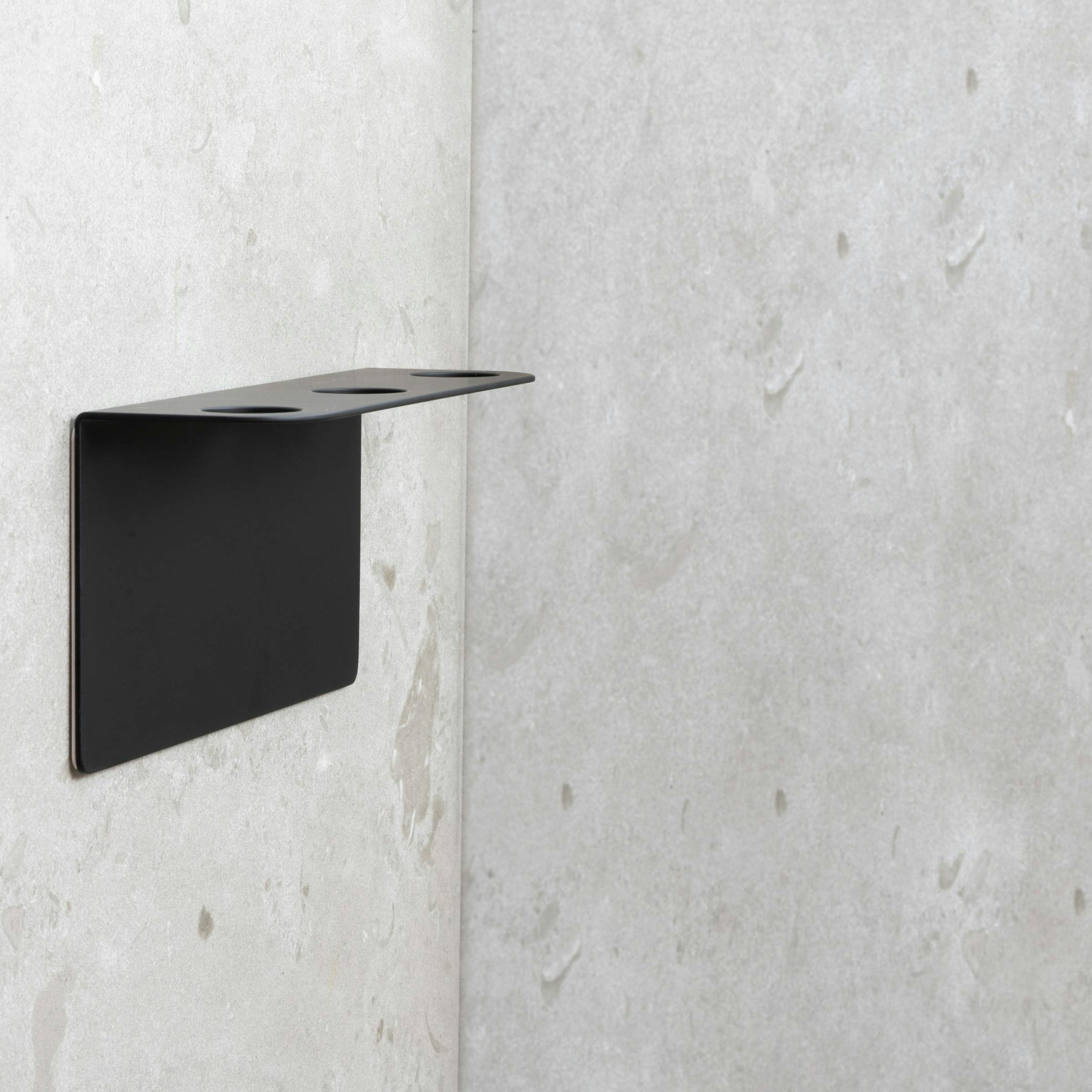 Tvålpumpshållare Beslag Design Base Trippel