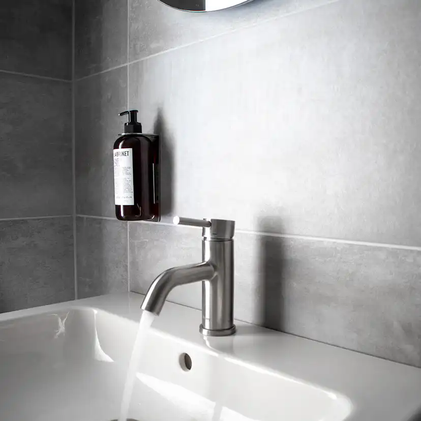 Tvålpumpshållare Beslag Design Base