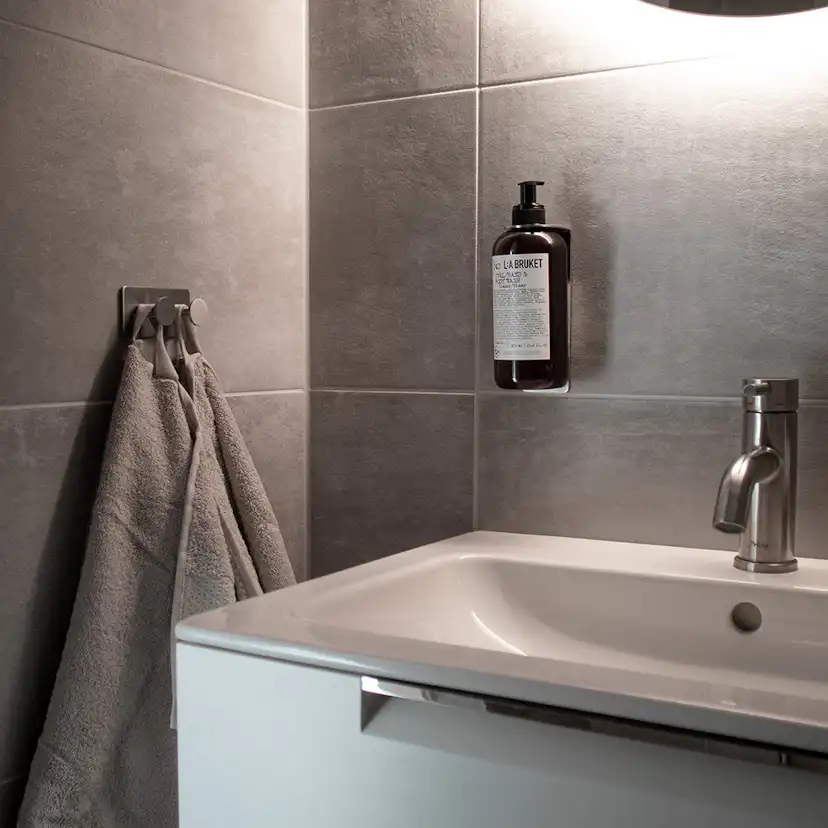 Tvålpumpshållare Beslag Design Base