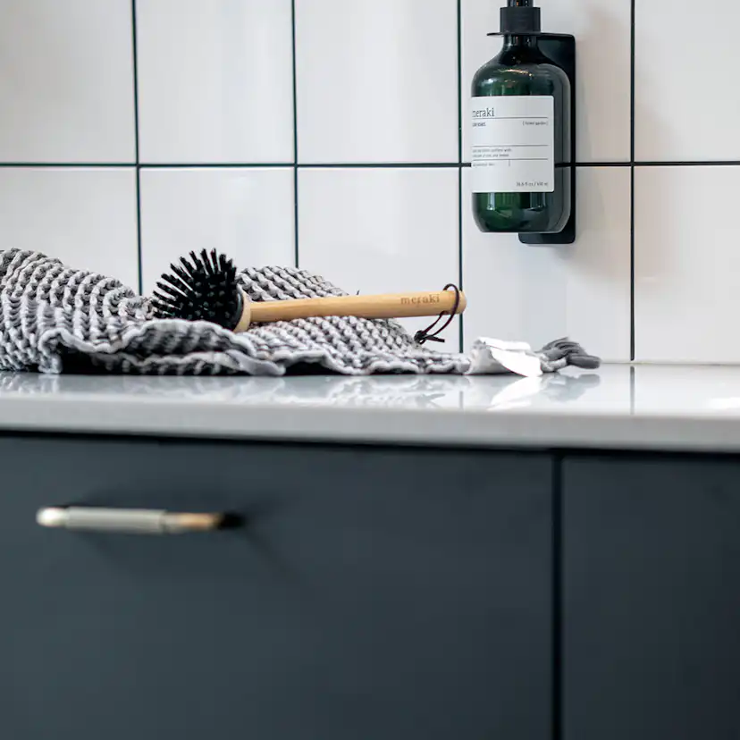 Tvålpumpshållare Beslag Design Base