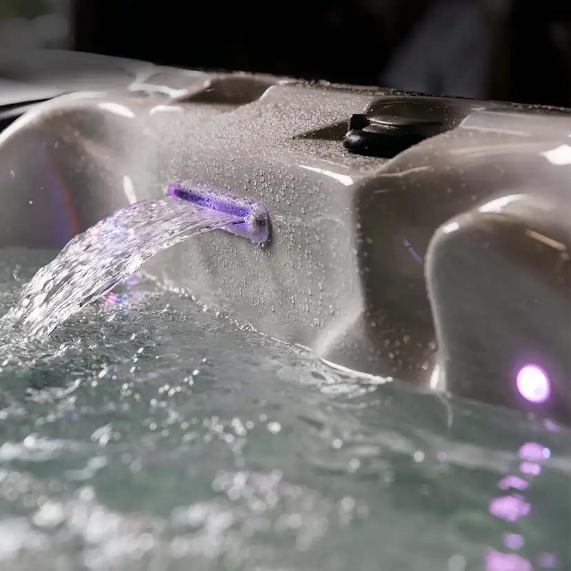 Utespa DenForm Spacious 75 Jets Spabad för 5 Personer